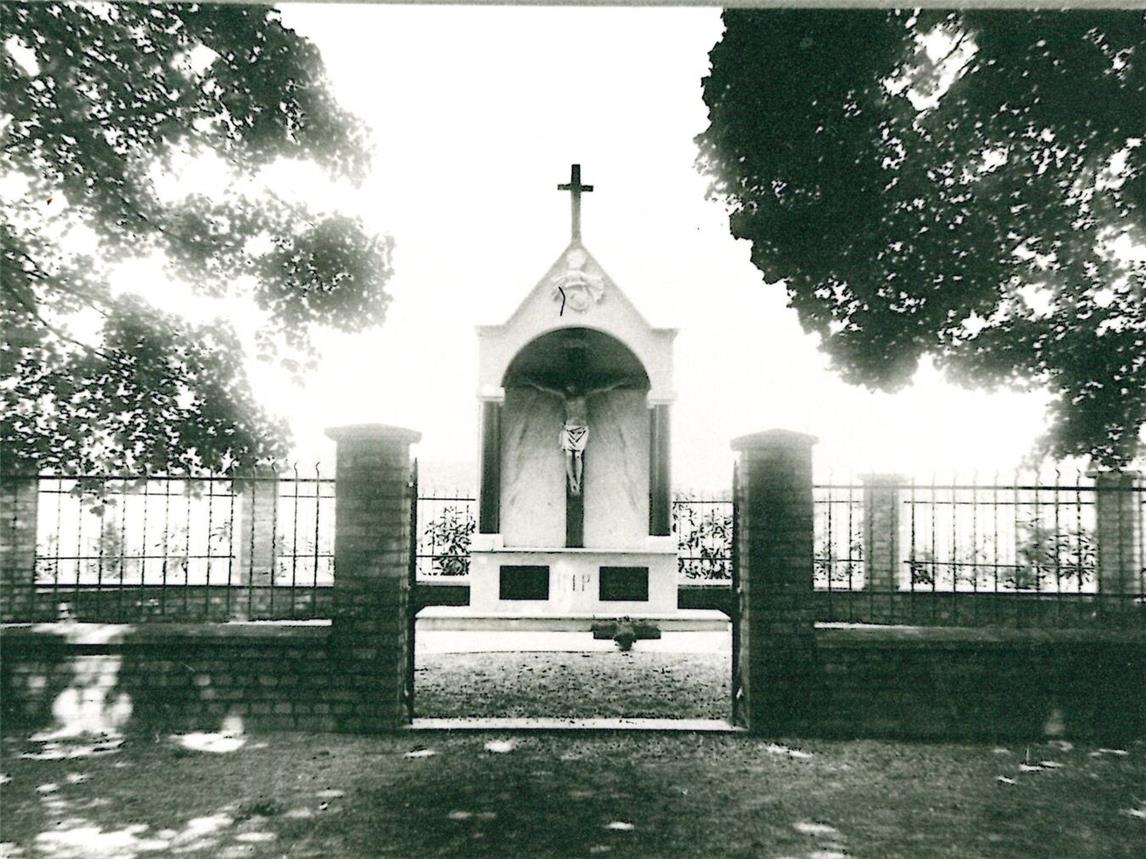 Der Privatfriedhof der Familie Geyr von Schweppenburg in den 20er Jahren.Foto: Fotosammlung Stadtarchiv Straelen