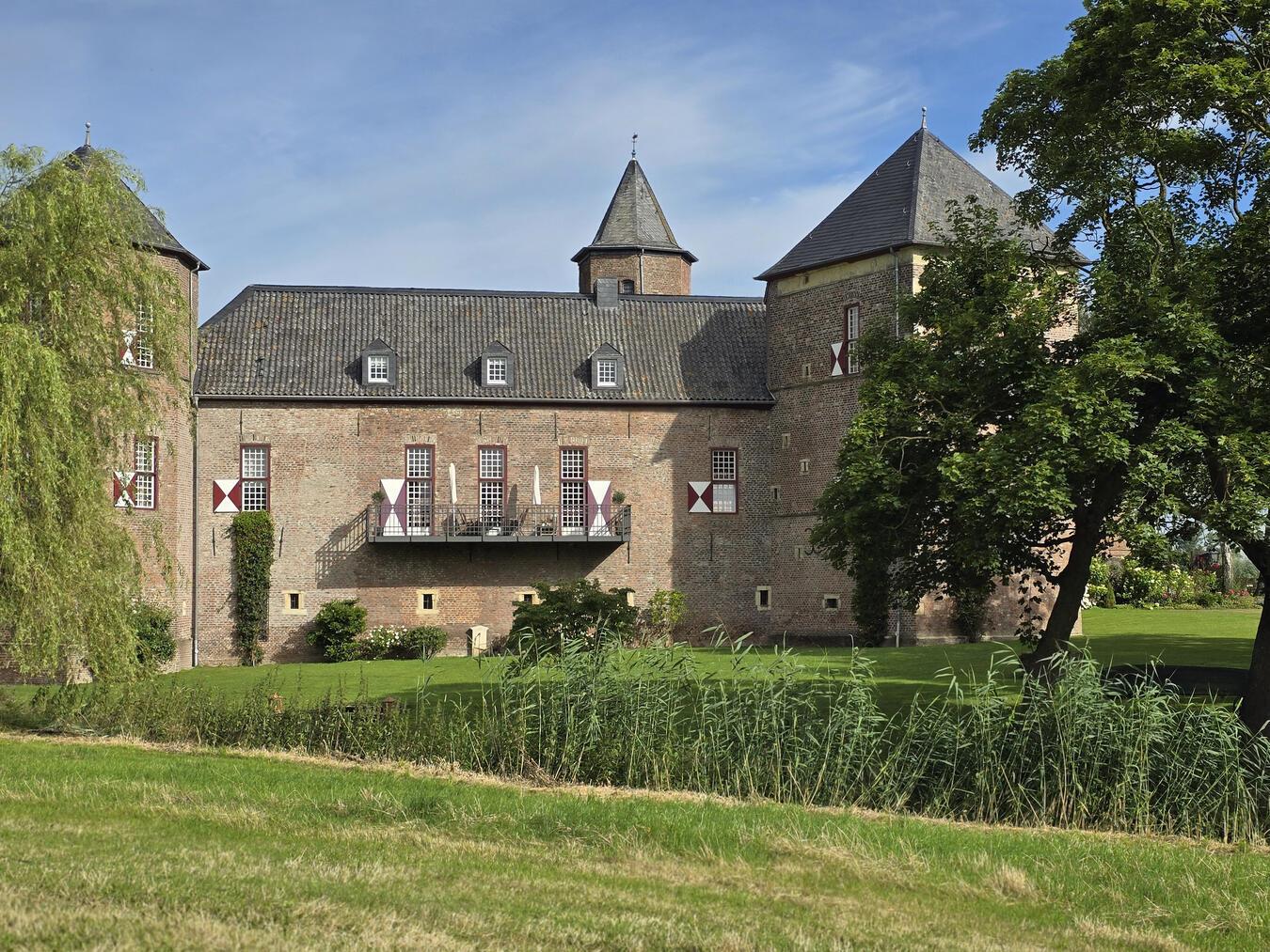 Die Burg Zelem im Ortsteil Mehr ist absolut sehenswert. Im Jahr 2000 wurde sie von Jochen Arden erworben und aufwändig restauriert. NN-Foto: HF