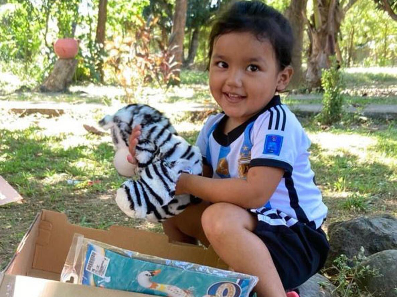 Pünktlich zu Weihnachten sollen die Geschenke in El Salvador ankommen. Deshalb endet die Aktion bereits am 31. Juli. Foto: Flüchtlingshilfe Mittelamerika